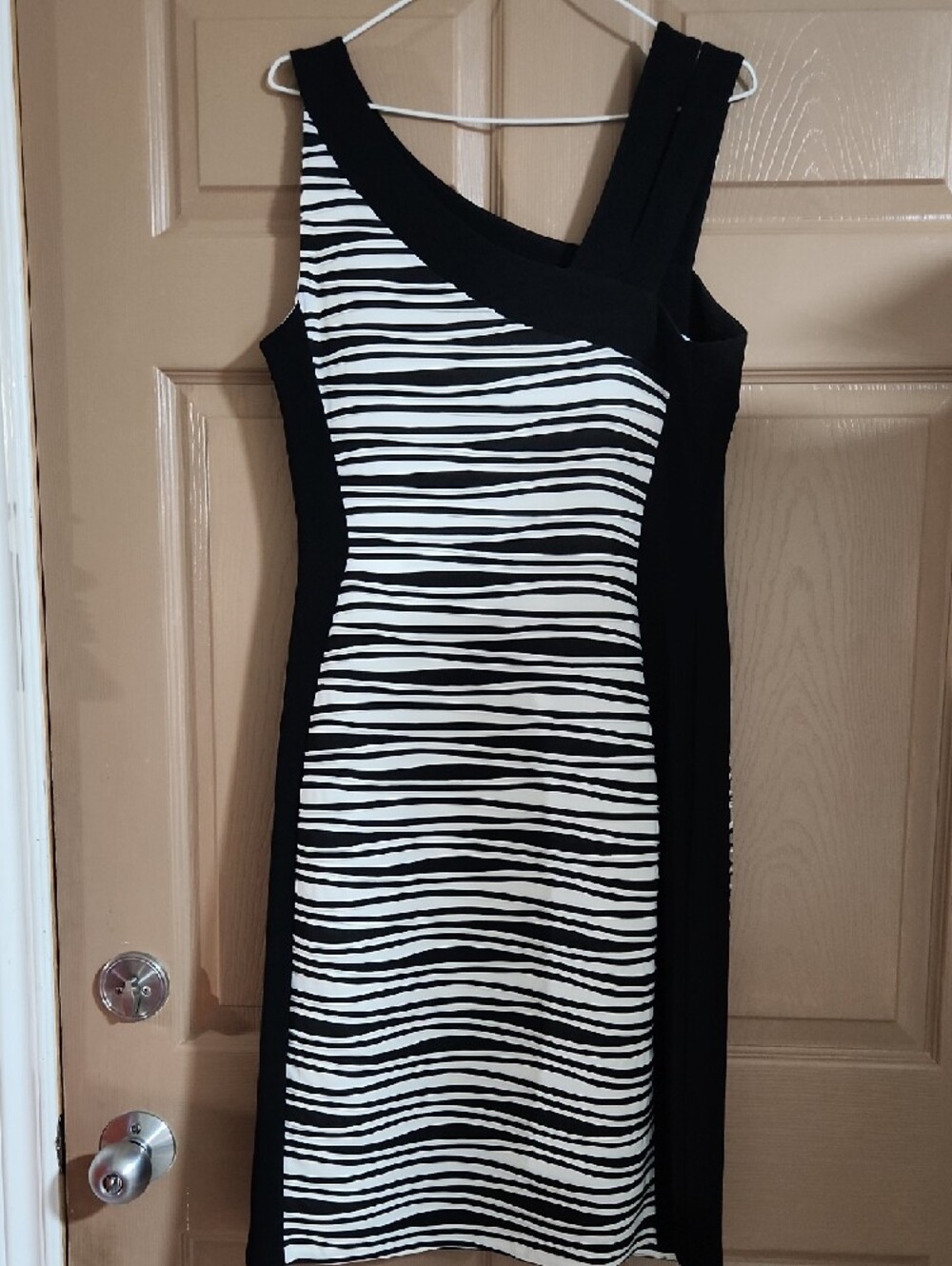 Joseph Ribkoff One-Shoulder Black & White Zebra-Stripe Sheath Dress Sz 12 - Picture 10 of 14